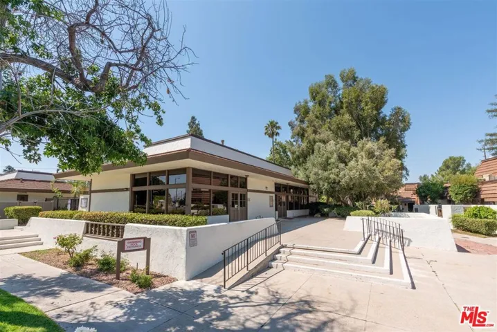 10434 Larwin Avenue, Chatsworth, California 91311