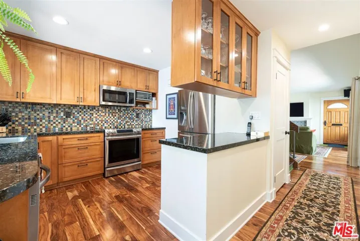 10434 Larwin Avenue, Chatsworth, California 91311