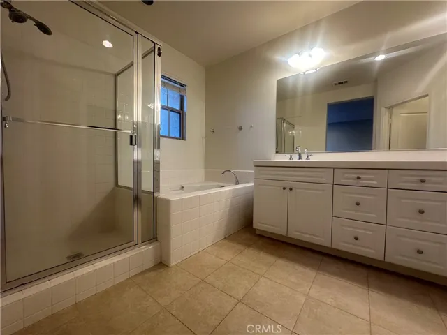 130 Chantilly, Irvine, California 92620