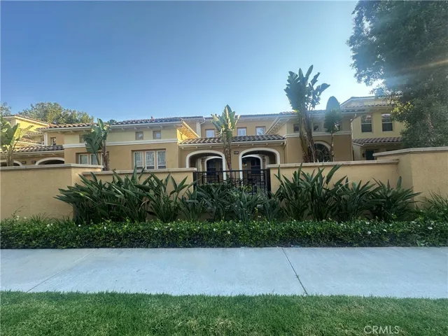 130 Chantilly, Irvine, California 92620