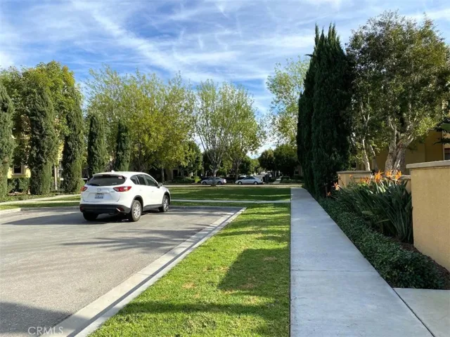 130 Chantilly, Irvine, California 92620