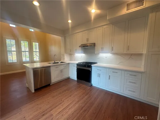 130 Chantilly, Irvine, California 92620