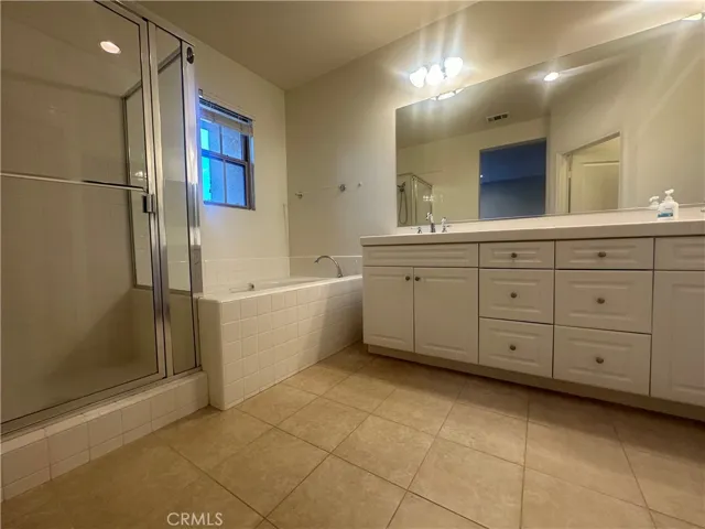 130 Chantilly, Irvine, California 92620