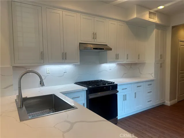 130 Chantilly, Irvine, California 92620