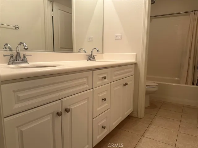 130 Chantilly, Irvine, California 92620