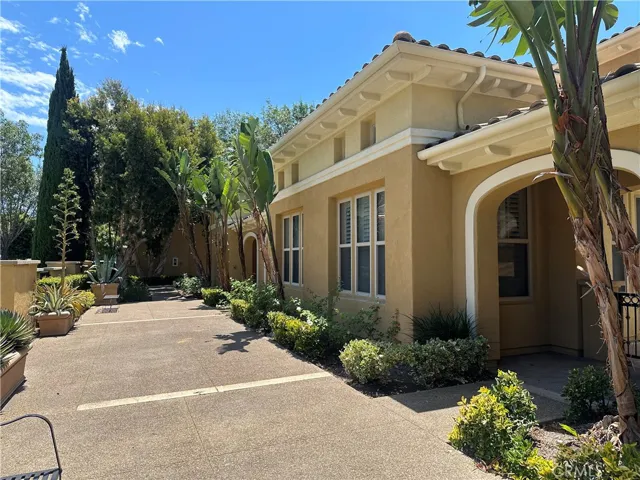 130 Chantilly, Irvine, California 92620