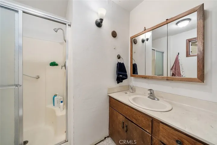 Primary in-suite bath