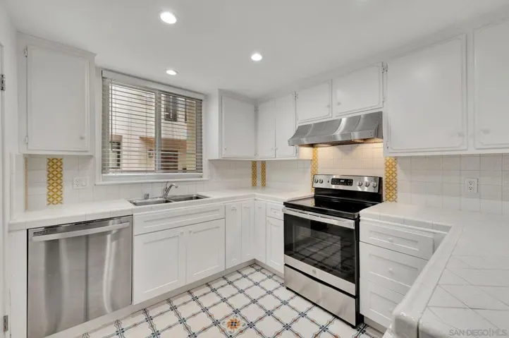 8133 El Paseo Grande, La Jolla, California 92037