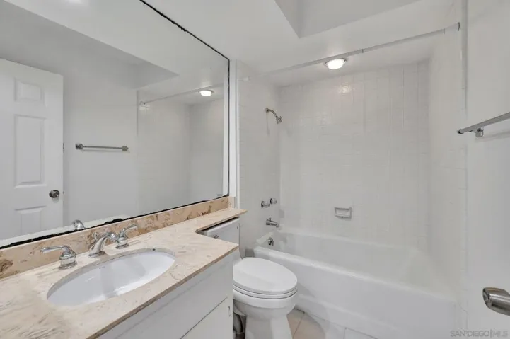 8133 El Paseo Grande, La Jolla, California 92037