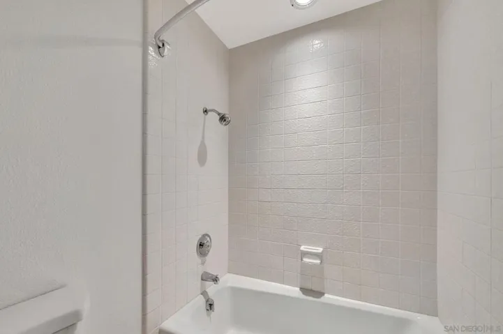 8133 El Paseo Grande, La Jolla, California 92037