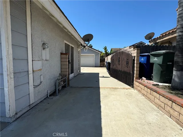 155 Bracebridge Road, Riverside, California 92506