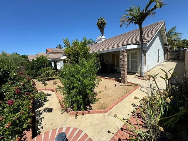 155 Bracebridge Road, Riverside, California 92506