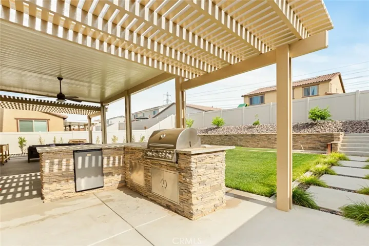 5843 Crescent Way, Banning, California 92220
