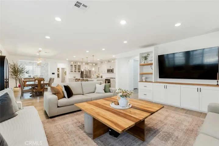 5843 Crescent Way, Banning, California 92220