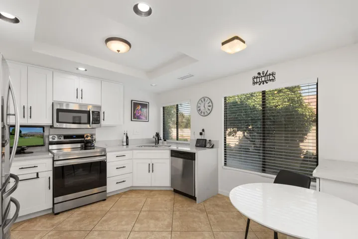38361 Nasturtium - Kitchen