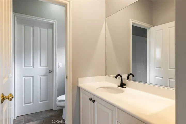 7 Thornhill Street, Ladera Ranch, California 92694