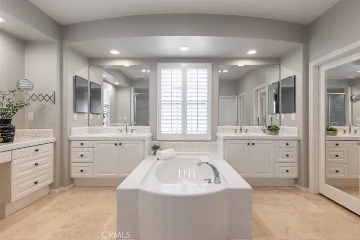 7 Thornhill Street, Ladera Ranch, California 92694