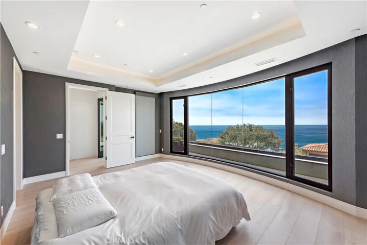 2340 Crestview Drive, Laguna Beach, California 92651