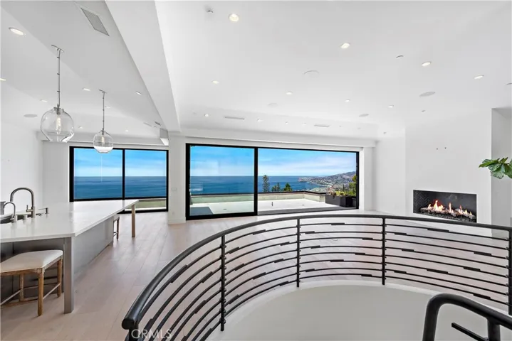 2340 Crestview Drive, Laguna Beach, California 92651