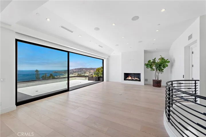 2340 Crestview Drive, Laguna Beach, California 92651
