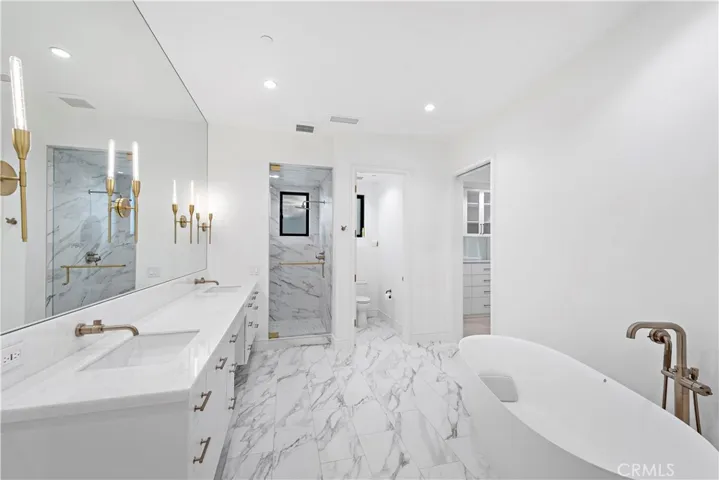 2340 Crestview Drive, Laguna Beach, California 92651