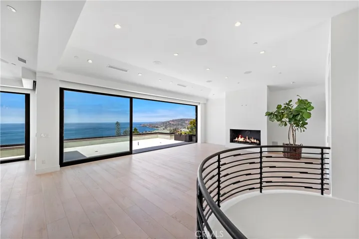 2340 Crestview Drive, Laguna Beach, California 92651