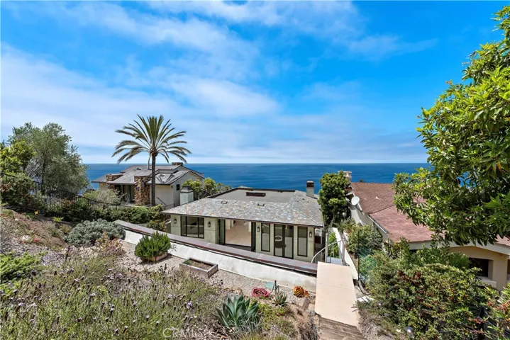 2340 Crestview Drive, Laguna Beach, California 92651