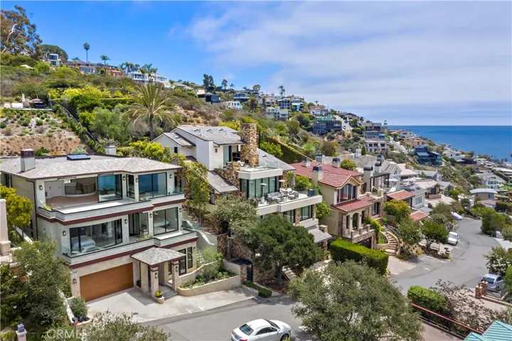 2340 Crestview Drive, Laguna Beach, California 92651