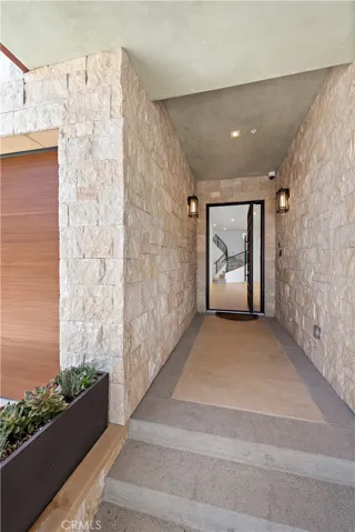 2340 Crestview Drive, Laguna Beach, California 92651