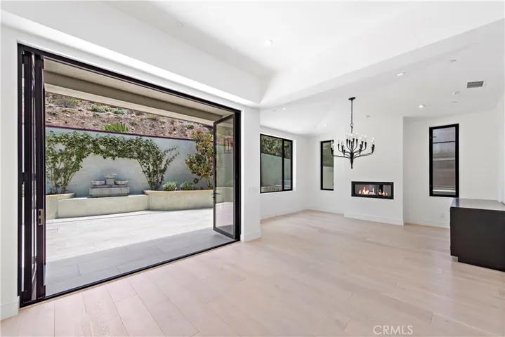 2340 Crestview Drive, Laguna Beach, California 92651