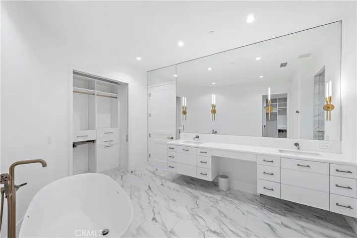 2340 Crestview Drive, Laguna Beach, California 92651
