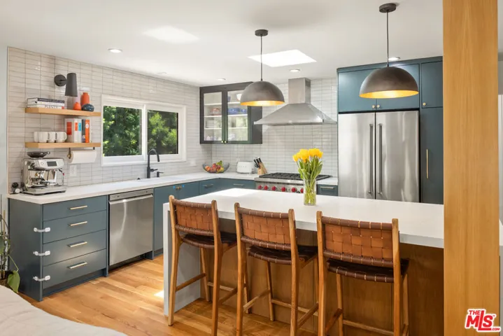 886 Hilldale Avenue, West Hollywood, California 90069