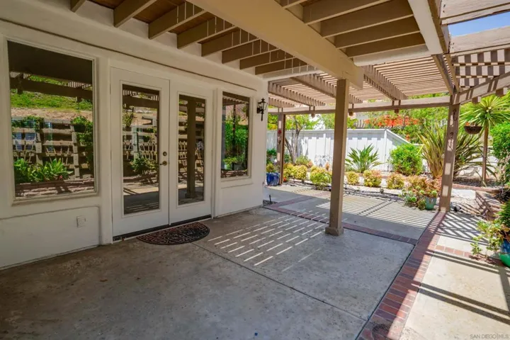 4926 Delos Way, Oceanside, California 92056
