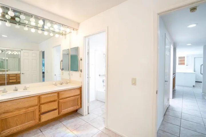 4926 Delos Way, Oceanside, California 92056