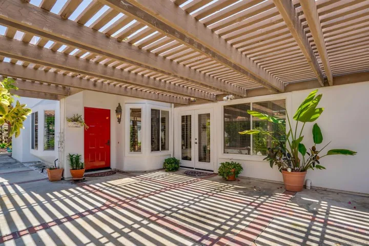 4926 Delos Way, Oceanside, California 92056