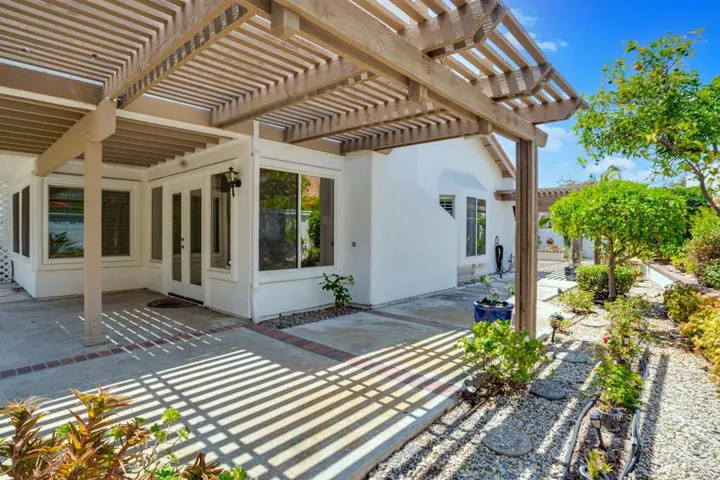 4926 Delos Way, Oceanside, California 92056