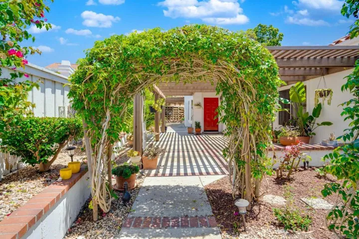 4926 Delos Way, Oceanside, California 92056
