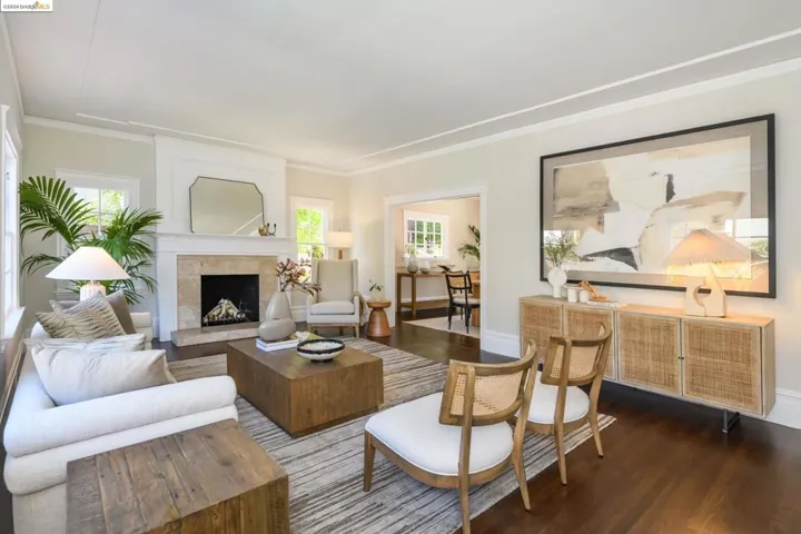 1021 Sunnyhills Rd, Oakland, California 94610