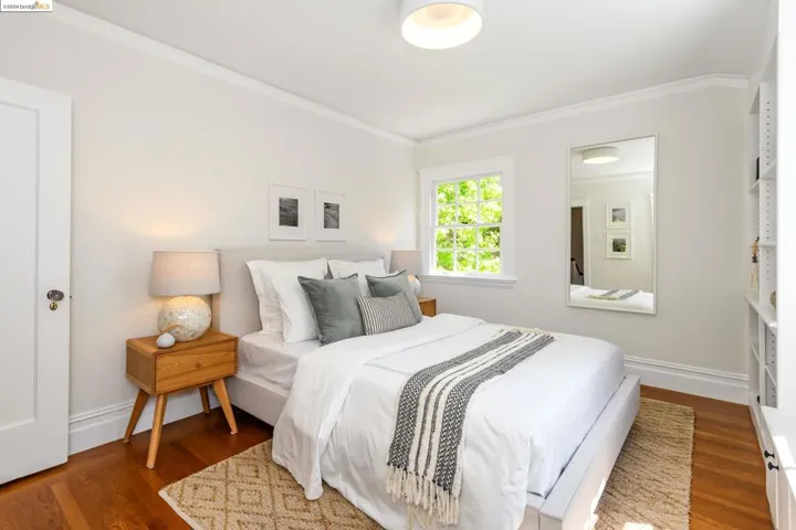 1021 Sunnyhills Rd, Oakland, California 94610