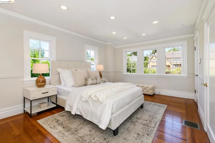 1021 Sunnyhills Rd, Oakland, California 94610
