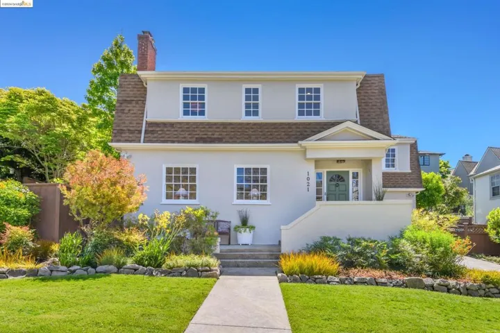 1021 Sunnyhills Rd, Oakland, California 94610
