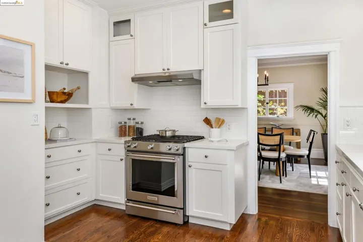 1021 Sunnyhills Rd, Oakland, California 94610