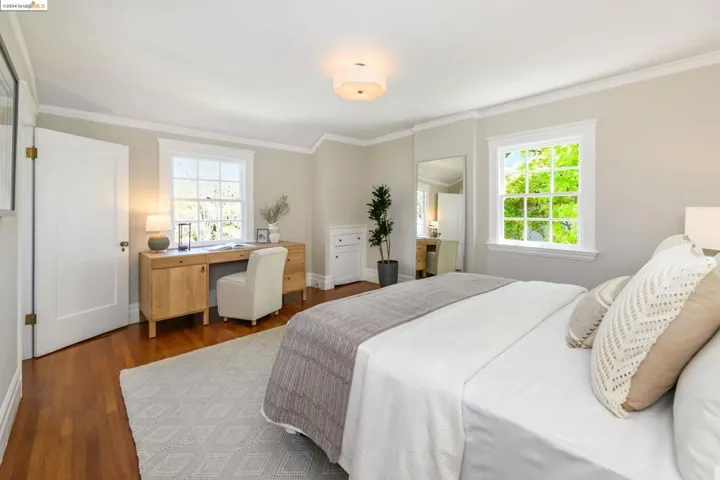 1021 Sunnyhills Rd, Oakland, California 94610