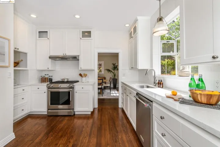 1021 Sunnyhills Rd, Oakland, California 94610