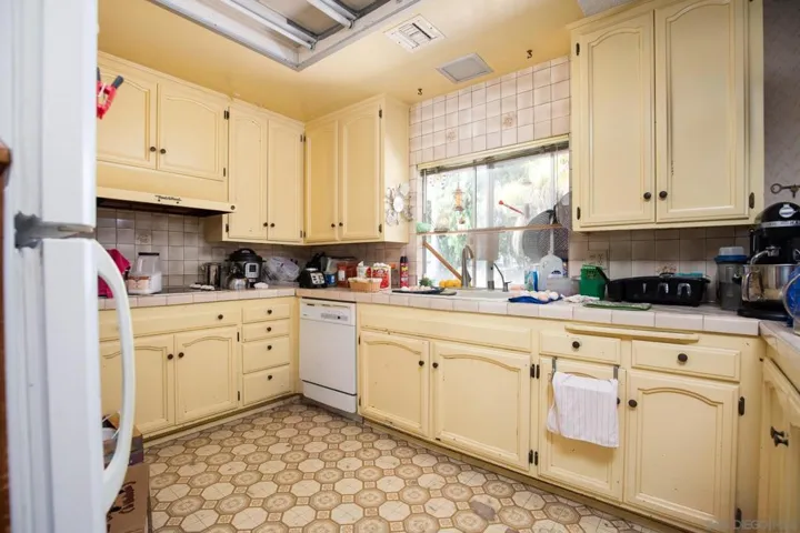 709 Hanson Ln, Ramona, California 92065