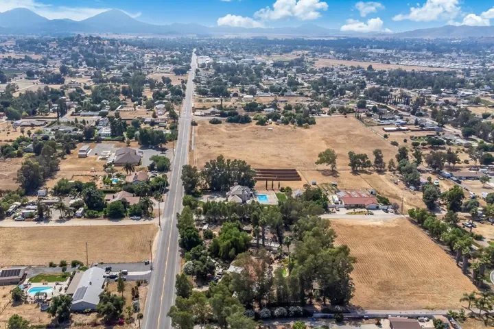 709 Hanson Ln, Ramona, California 92065