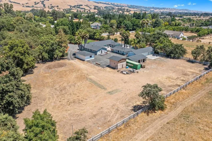 11685 Foothill Avenue, Gilroy, California 95020