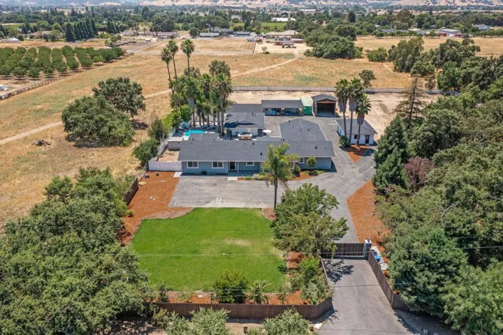 11685 Foothill Avenue, Gilroy, California 95020