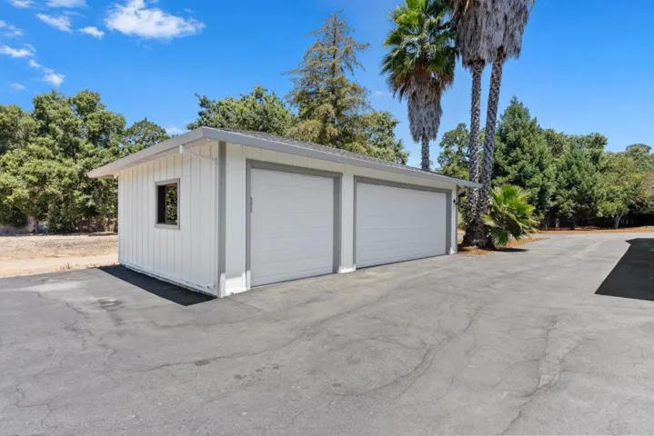 11685 Foothill Avenue, Gilroy, California 95020
