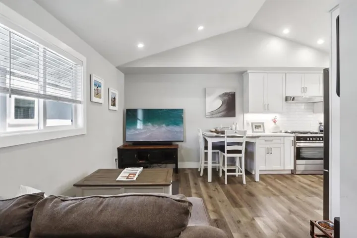 11685 Foothill Avenue, Gilroy, California 95020